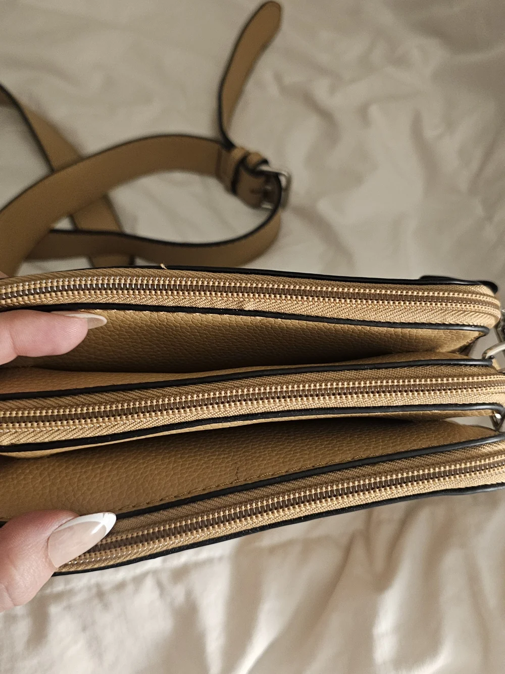 Women’s Tan Pebbled Crossbody Bag Triple Zip Blue Lining Detachable Strap